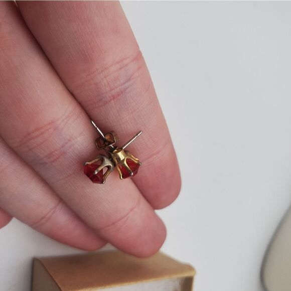 Scarlett red glass estate drop earrings studs - Picture 3 of 3